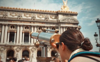 Is sightseeing in Paris possible during the Paris Marathon?